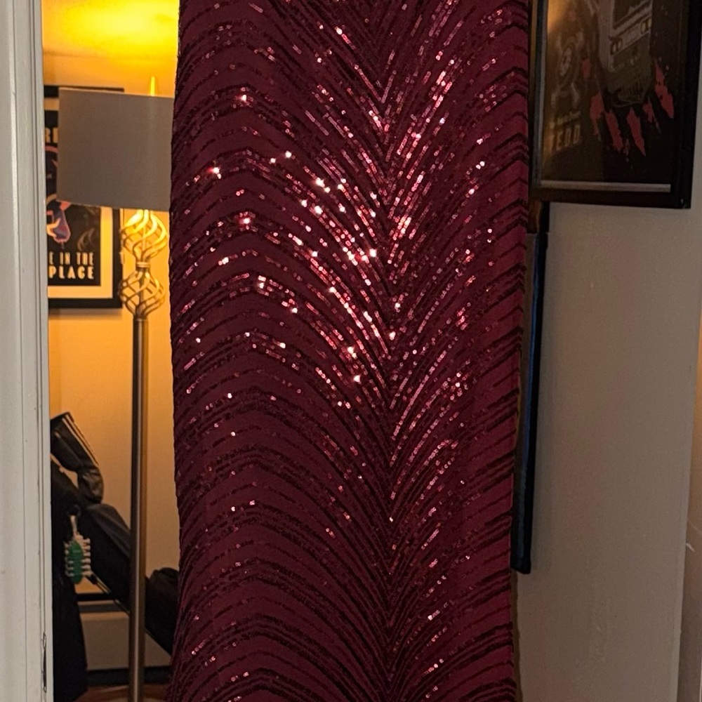Glamorous mermaid Burgundy Sequin Prom or wedding formal dress - Picture 10 of 12